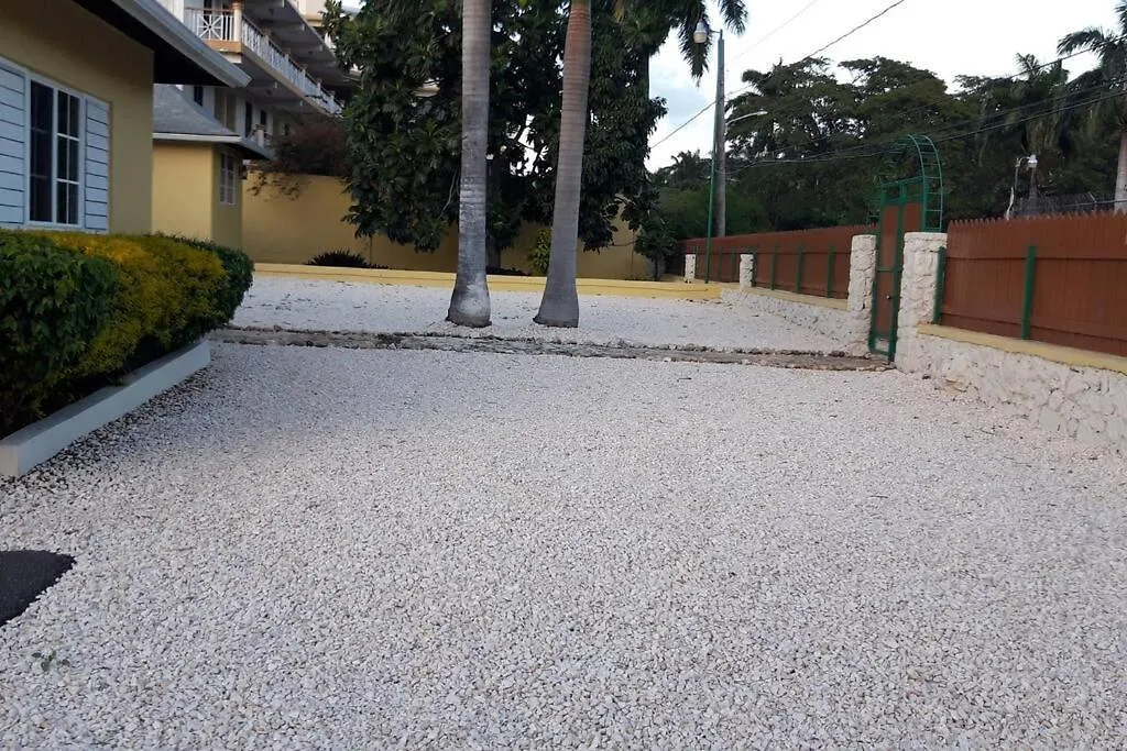 2 Bdr Apt #1 At Ramparts Near Sangster Airport Μοντέγκο Μπέυ Διαμέρισμα